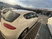 Usado Seat Leon Reference 125 CV (91 kW) 2011 Blanco Utilitario