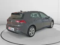 Usado VW Golf VIII Business 150 CV (110 kW) 2021 Gris / plata Berlina