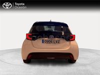 Usado Toyota Yaris Hybrid Active 116 CV (85 kW) 2022 Blanco Berlina