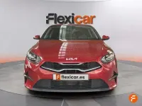 Usado Kia Ceed 136 CV (100 kW) 2023 Rojo Utilitario