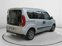 Usado Fiat Doblò Trekking 121 CV (88 kW) 2022 Gris Monovolumen
