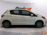Usado Toyota Yaris Active 111 CV (81 kW) 2018 Blanco Utilitario