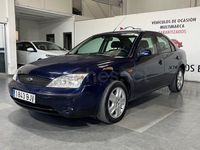 Usado Ford Mondeo Trend 125 CV (91 kW) 2001 Azul Berlina