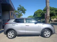 Usado SsangYong Tivoli 135 CV (99 kW) 2024 Gris / plata SUV