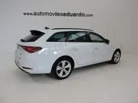 Usado Seat Leon FR 130 CV (95 kW) 2022 Blanco Familiar
