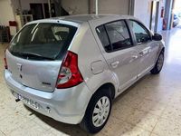 Usado Dacia Sandero Ambiance 75 CV (55 kW) 2009 Gris / plata Berlina
