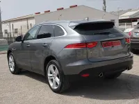 Usado Jaguar F-Pace Portfolio 300 CV (220 kW) 2017 Gris / plata SUV