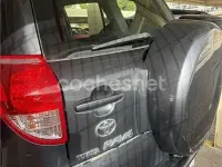 Usado Toyota RAV4 Luna 136 CV (100 kW) 2006 Gris / plata SUV