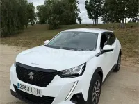 Usado Peugeot 2008 Active 100 HP (73 kW) 2021 Branco SUV