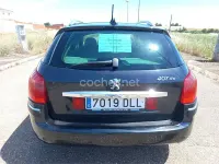 Usado Peugeot 407 Sport 136 CV (100 kW) 2005 Negro Familiar