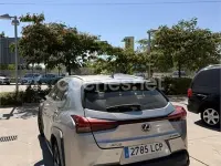 Usado Lexus UX Business Edition 184 CV (135 kW) 2019 Gris / plata SUV