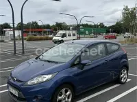 Usado Ford Fiesta Trend 68 CV (50 kW) 2010 Azul Berlina