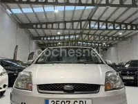 Begagnad Ford Fiesta Futura 68 HK (50 kW) 2009 Grå Sedan