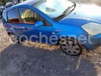 Usado Ford Fiesta 90 CV (66 kW) 2004 Azul Utilitario