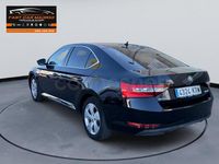 Usado Skoda Superb SportLine 150 CV (110 kW) 2018 Negro Berlina