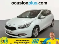 Begagnad Kia Ceed 128 HK (94 kW) 2015 Vit Halvkombi