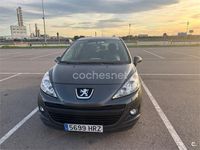 Usado Peugeot 207 68 CV (50 kW) 2013 Gris / plata Berlina