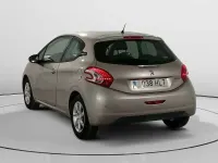 Usado Peugeot 208 Active 82 CV (60 kW) 2012 Gris Utilitario