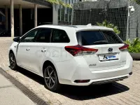 Usado Toyota Auris Hybrid 136 CV (100 kW) 2018 Blanco Familiar