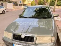 Usado Skoda Octavia Ambiente 90 CV (66 kW) 2001 Verde Berlina