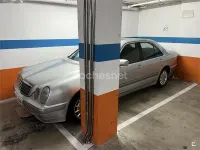Usado Mercedes E220 Elegance 143 CV (105 kW) 2001 Gris / plata Berlina