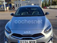 Usado Kia Ceed Style 120 CV (88 kW) 2024 Gris / plata Utilitario