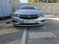Usado Opel Astra Selective 110 CV (80 kW) 2017 Gris / plata Familiar