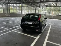 Usado Ford Focus Trend 100 CV (73 kW) 2006 Negro Berlina