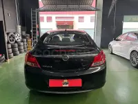 Usado Opel Insignia Selective 130 CV (95 kW) 2013 Negro Berlina