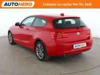 Usado BMW 118 Advantage 150 CV (110 kW) 2016 Rojo Utilitario