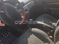 Usado Ford Focus Trend 100 CV (73 kW) 2002 Rojo Berlina