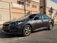 Usado Kia Optima GT-Line 141 CV (103 kW) 2018 Gris / plata Berlina