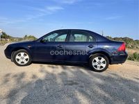 Usado Ford Mondeo Trend 125 CV (91 kW) 2001 Azul Berlina
