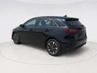 Usado Kia Ceed 101 CV (74 kW) 2025 Negro Utilitario