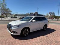 Usado Mitsubishi Outlander P-HEV 203 CV (149 kW) 2016 Blanco SUV