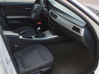 Usado BMW 320 163 CV (119 kW) 2007 Blanco Familiar