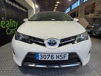 Usado Toyota Auris Hybrid Active 136 CV (100 kW) 2013 Blanco Berlina
