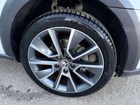 Usado Skoda Octavia 150 CV (110 kW) 2019 Blanco SUV