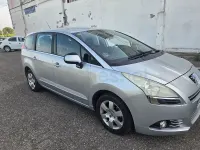 Usado Peugeot 5008 110 CV (80 kW) 2009 Gris / plata Monovolumen