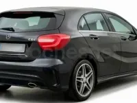 Usado Mercedes A180 AMG line 109 CV (80 kW) 2015 Negro Utilitario