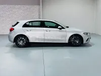 Usado Mercedes A180 116 CV (85 kW) 2020 Gris / plata Berlina