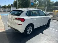 Usado Skoda Kamiq Style 110 CV (80 kW) 2021 Blanco SUV