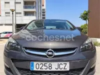 Usado Opel Astra Selective 115 CV (84 kW) 2015 Gris / plata Berlina