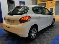 Usado Peugeot 208 Business-Line 75 CV (55 kW) 2017 Blanco Utilitario