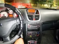 Usado Peugeot 207 75 CV (55 kW) 2009 Azul Berlina