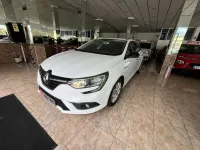 Usado Renault Mégane IV LIMITED 116 CV (85 kW) 2019 Blanco Utilitario