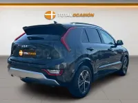 Usado Kia Niro 141 CV (103 kW) 2022 Gris / plata SUV