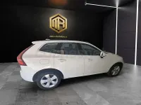 Usado Volvo XC60 Momentum 197 CV (144 kW) 2021 Blanco SUV
