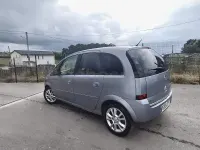 Usado Opel Meriva Cosmo 100 CV (73 kW) 2009 Gris / plata Monovolumen