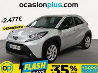 Usado Toyota Aygo Play 72 CV (52 kW) 2024 Gris Utilitario